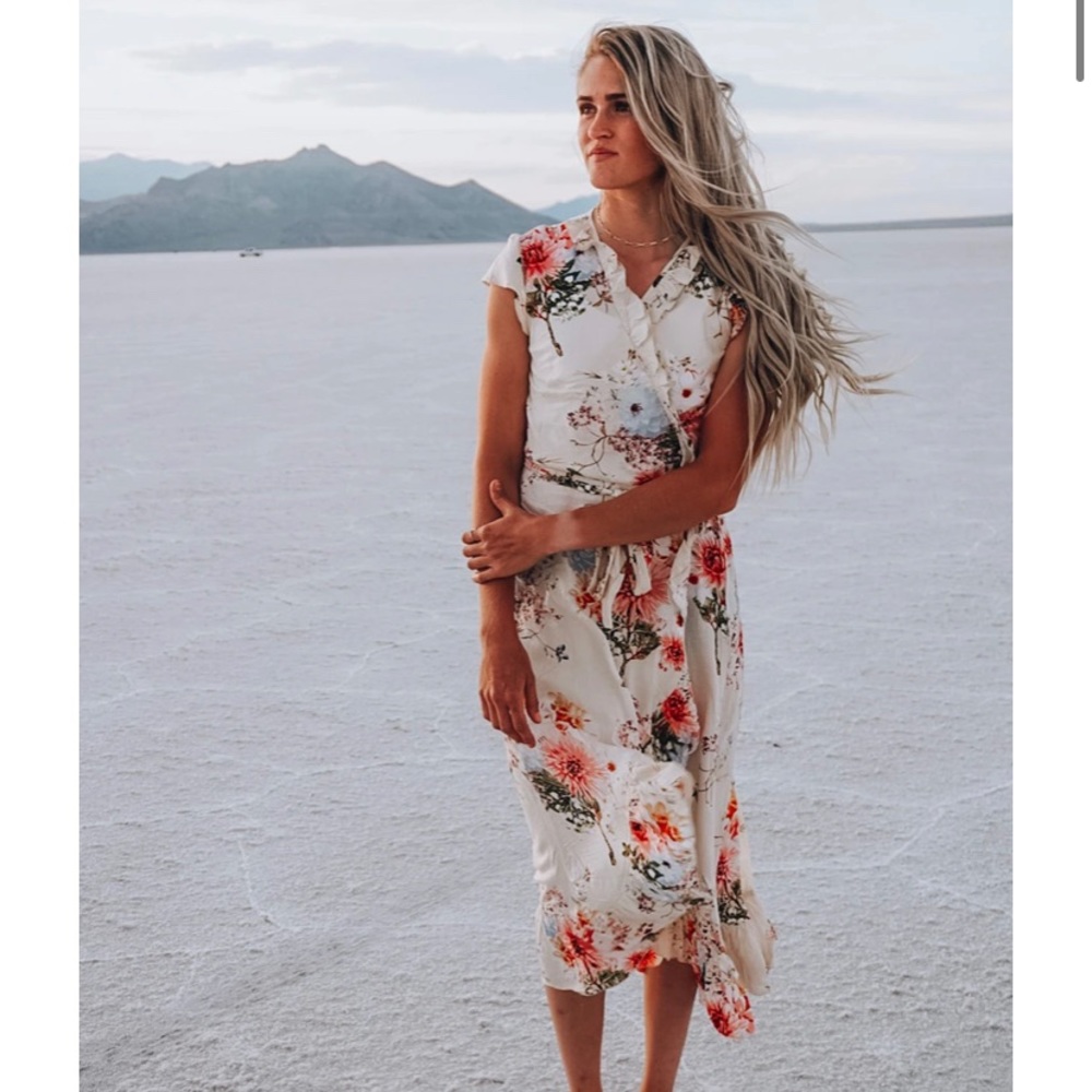 Adventure Dress - Creamy White Floral
